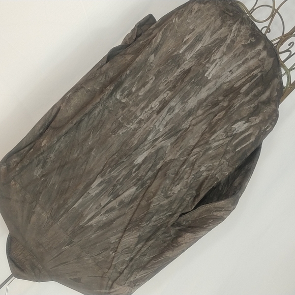 Hand finished White Dove oversized button up artisan made - Picture 6 of 8